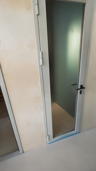 Узкая дверь