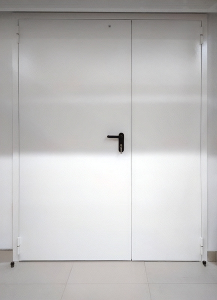 Белая полуторная дверь ei-60